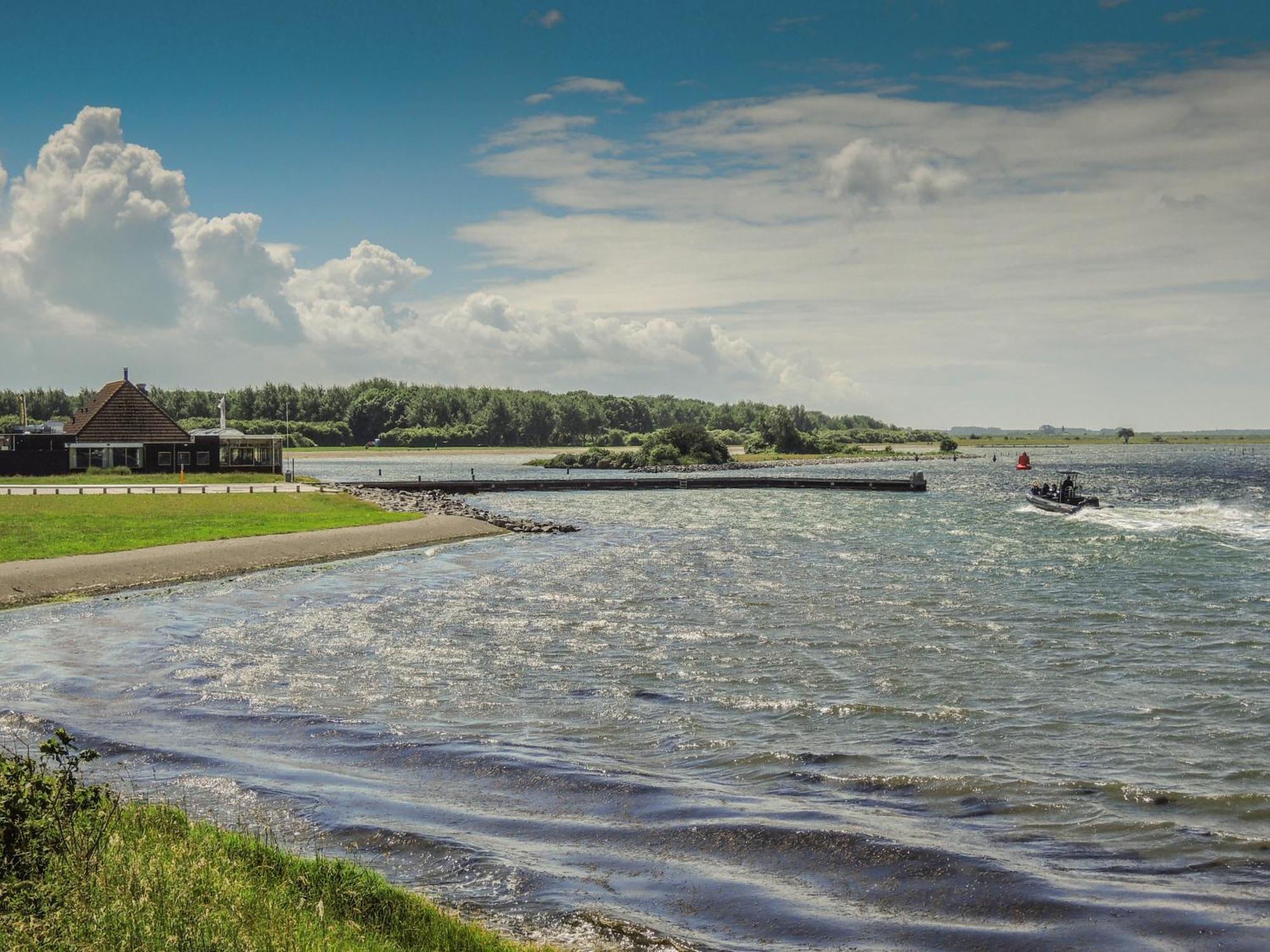 Ruime Vrijstaande Vakantiewoning Aan Veerse Meer, 6 Persoons Wolphaartsdijk エクステリア 写真