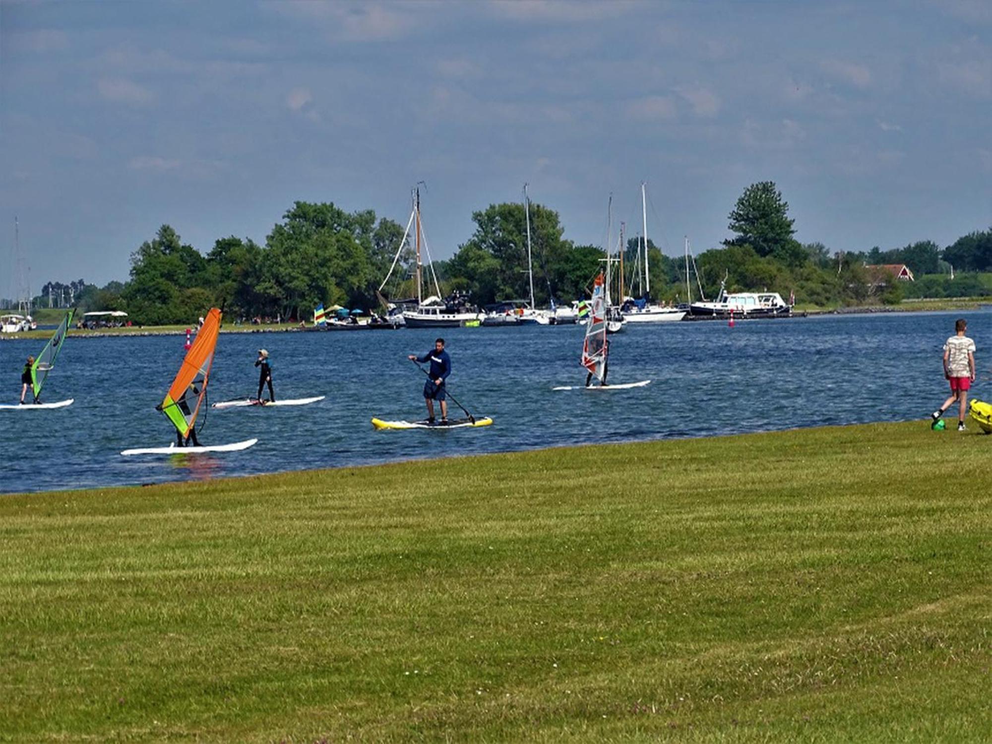 Ruime Vrijstaande Vakantiewoning Aan Veerse Meer, 6 Persoons Wolphaartsdijk エクステリア 写真