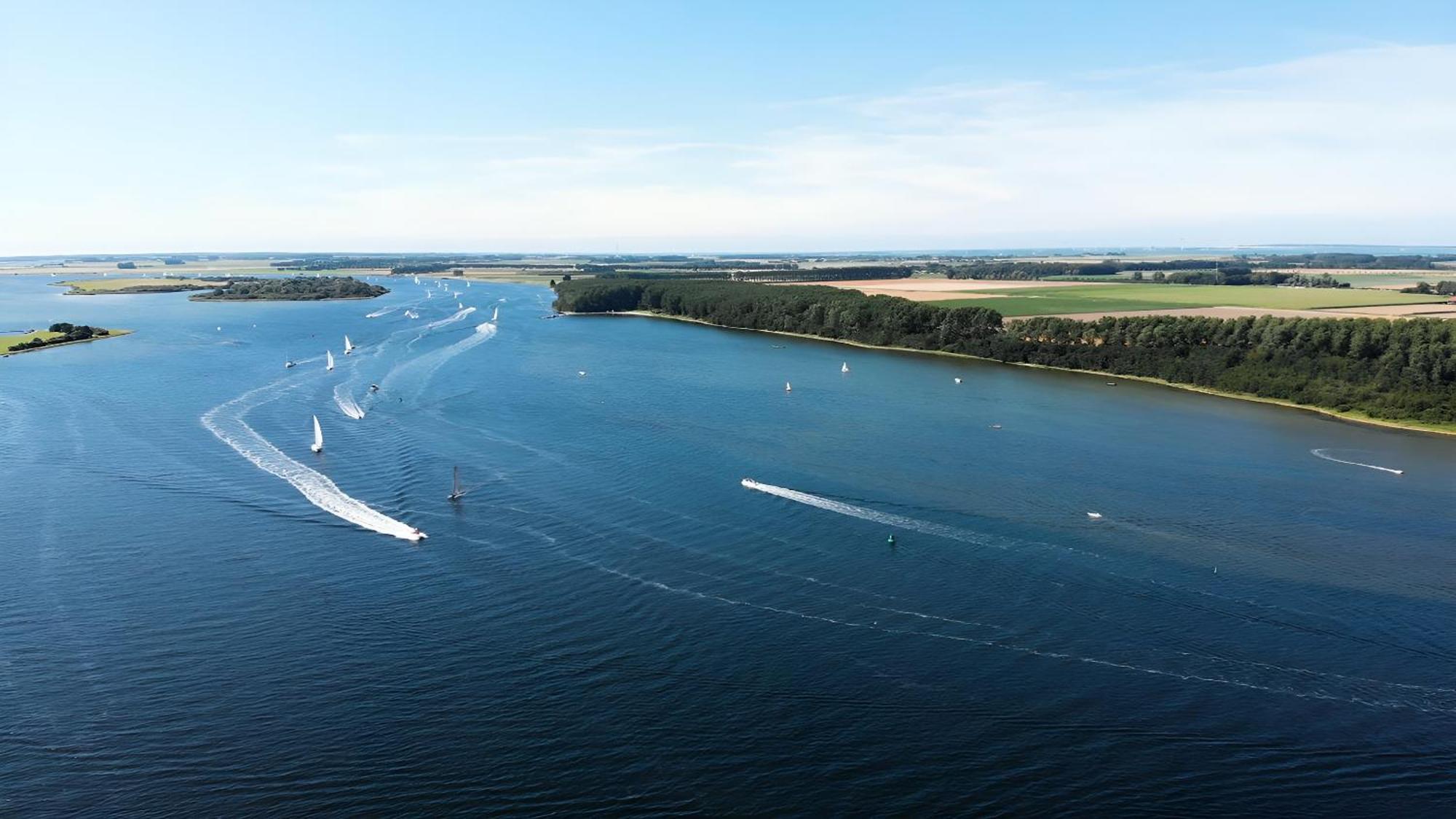 Ruime Vrijstaande Vakantiewoning Aan Veerse Meer, 6 Persoons Wolphaartsdijk エクステリア 写真